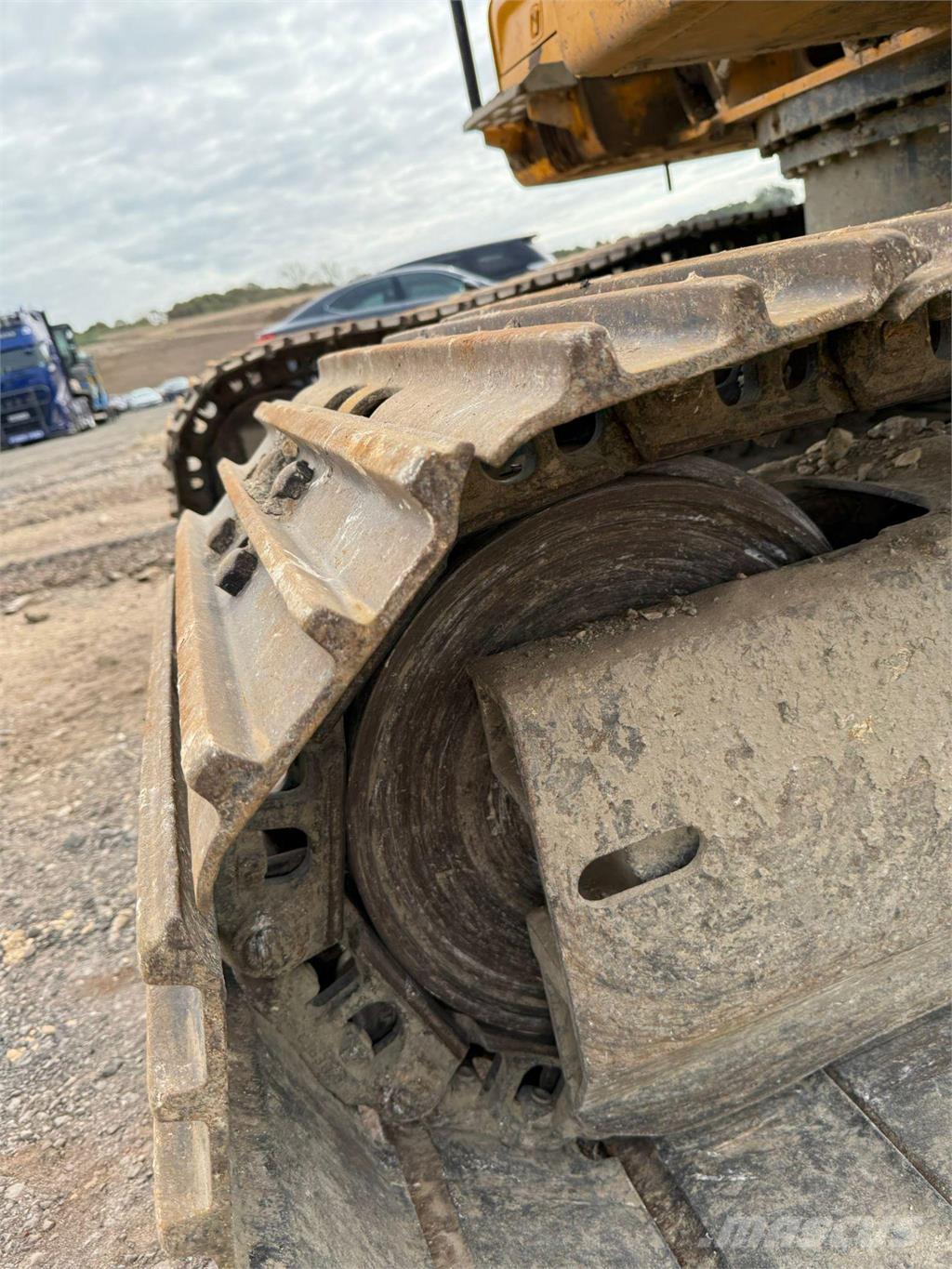 JCB 220X L 4F Beltegraver