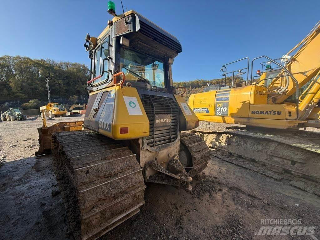 Komatsu D51PX Dozere Beltegående