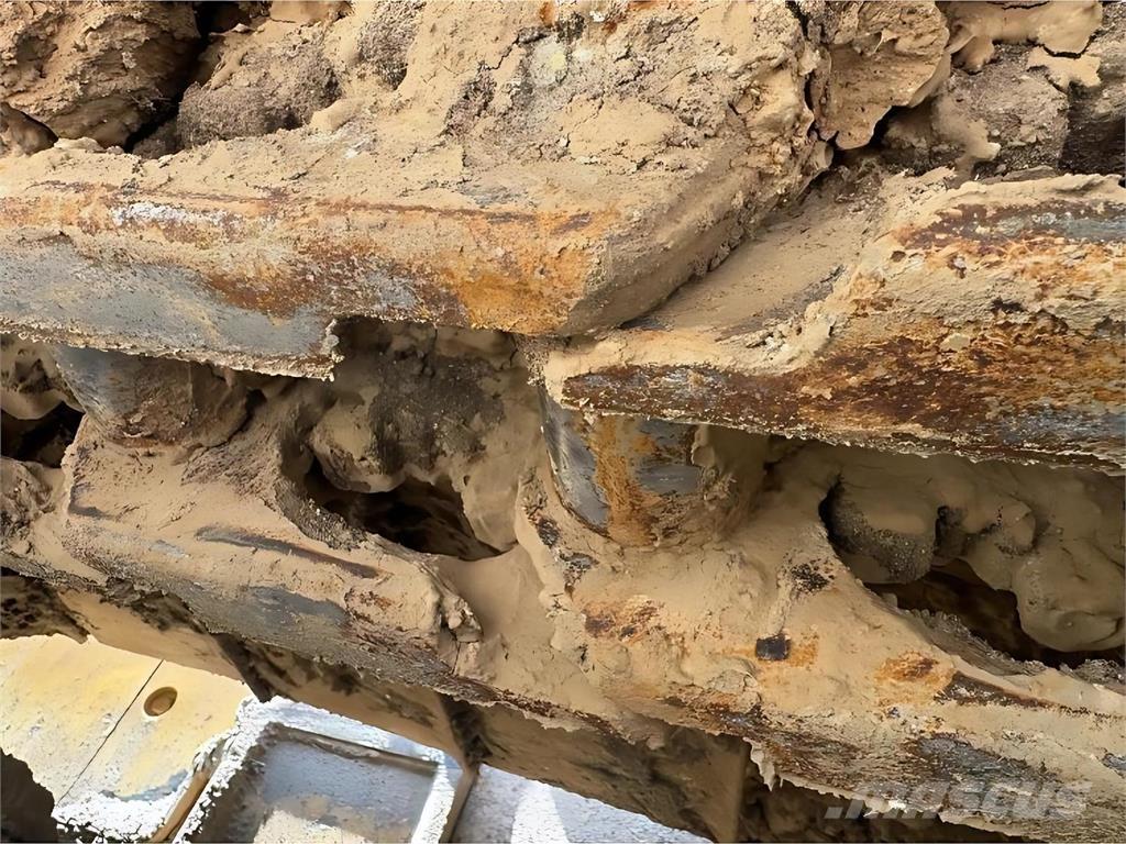 Komatsu D61-15px Dozere Beltegående