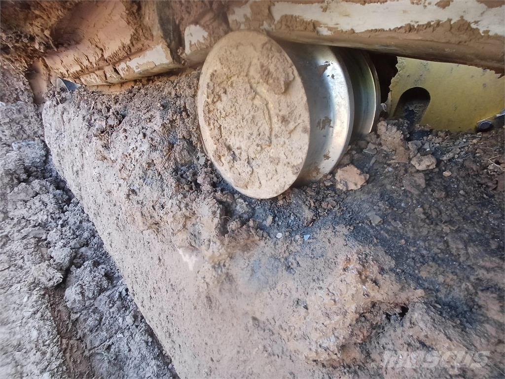 Komatsu D65PX-17 Dozere Beltegående