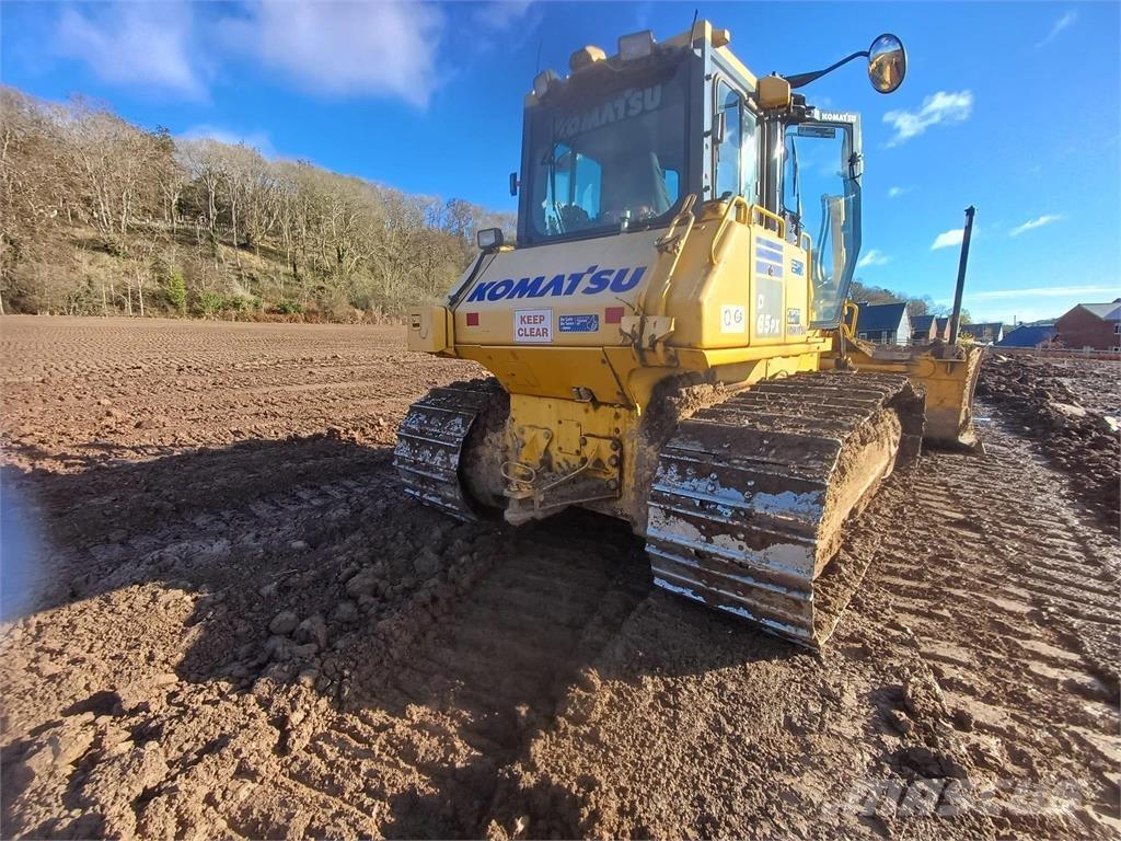 Komatsu D65PX-17 Dozere Beltegående