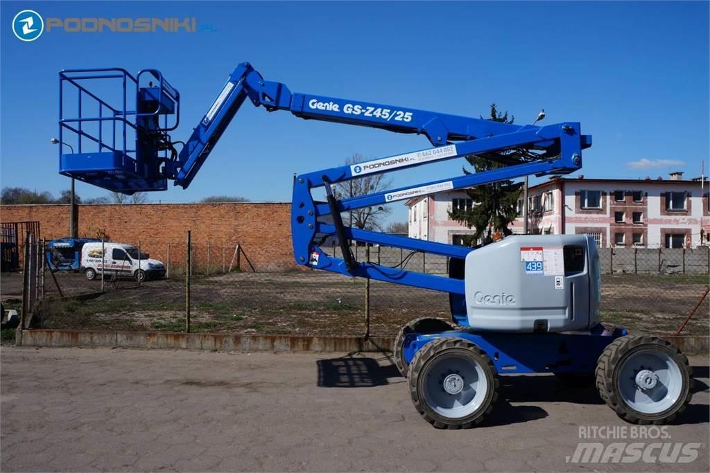 Genie Z45/25J Leddede bomlifter