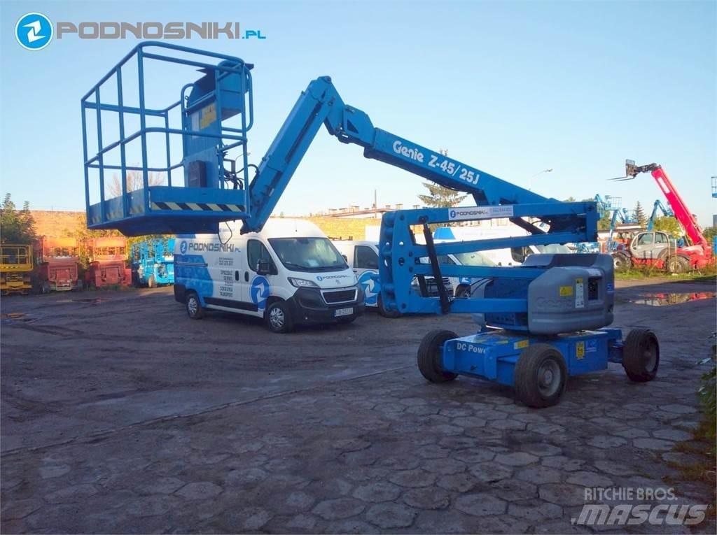 Genie Z45/25J DC Leddede bomlifter