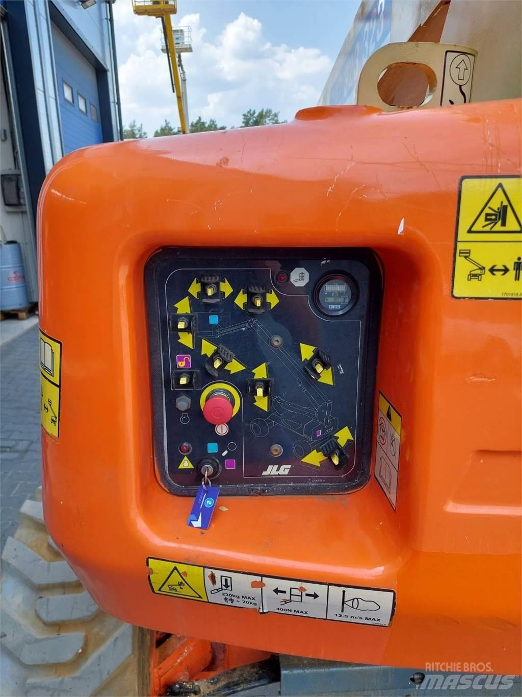 JLG M600JP Leddede bomlifter