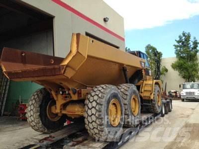 CAT 725 Rammestyrte Dumpere