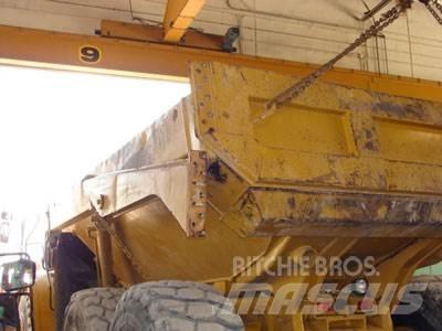 CAT 735 Tailgate Andre komponenter