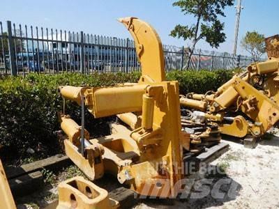 CAT D8T Ripper, S/S Andre komponenter