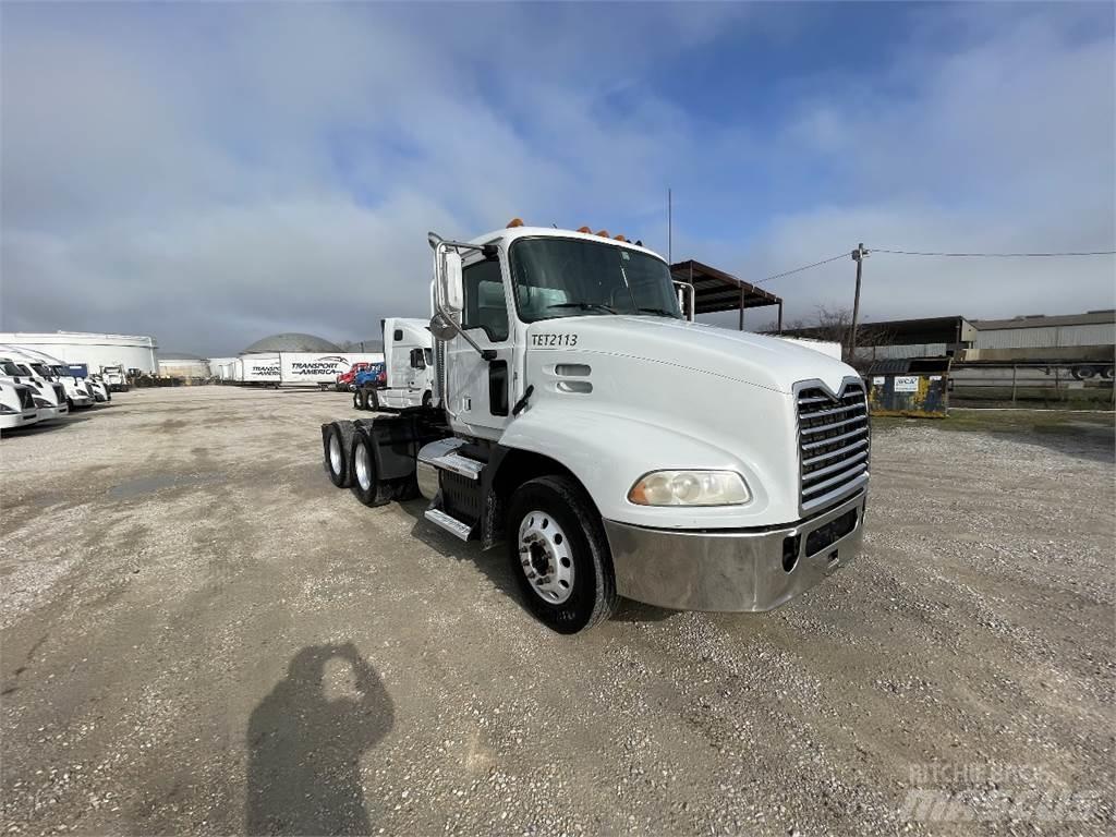 Mack CXU613 Trekkvogner