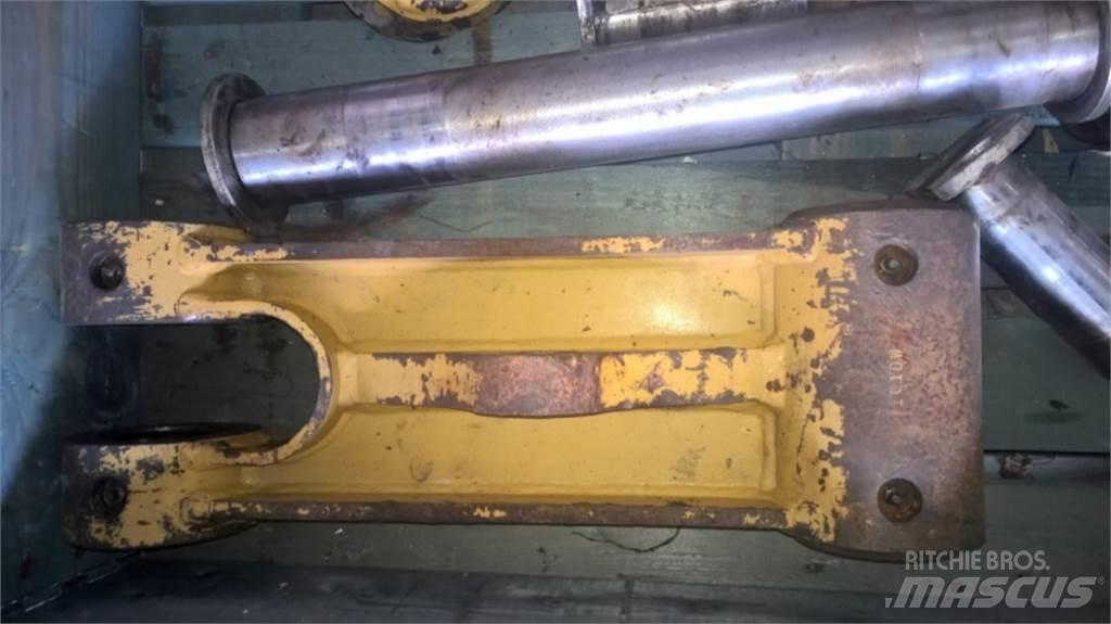 CAT 312D Chassis og understell