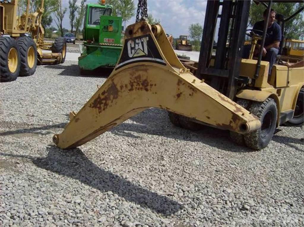 CAT 438C Chassis og understell