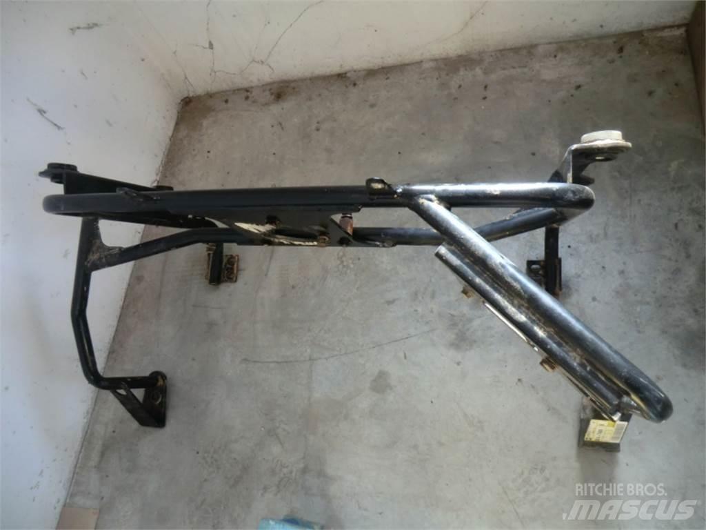 CAT 735 Chassis og understell