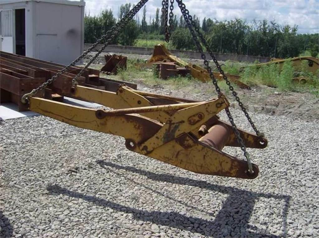 CAT 910 Chassis og understell