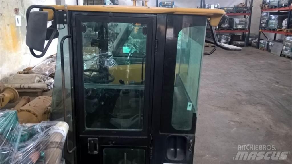CAT 928G Chassis og understell
