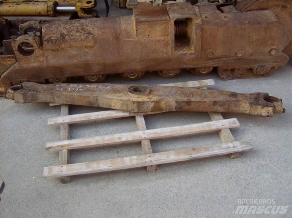 CAT 953 Belter, kjettinger og understell