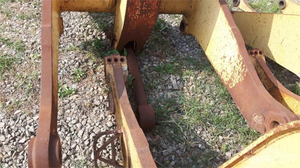 CAT 953 Chassis og understell