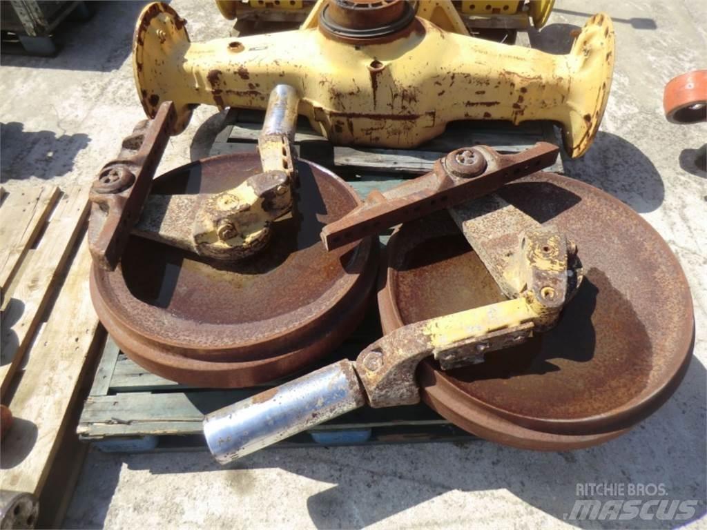 CAT 953C Belter, kjettinger og understell