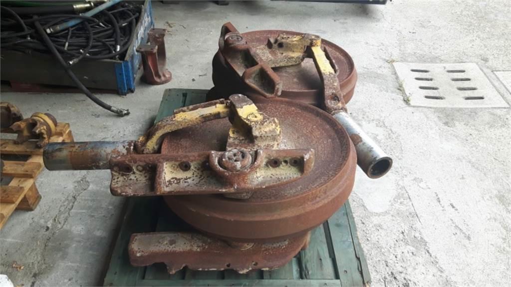 CAT 953C Belter, kjettinger og understell