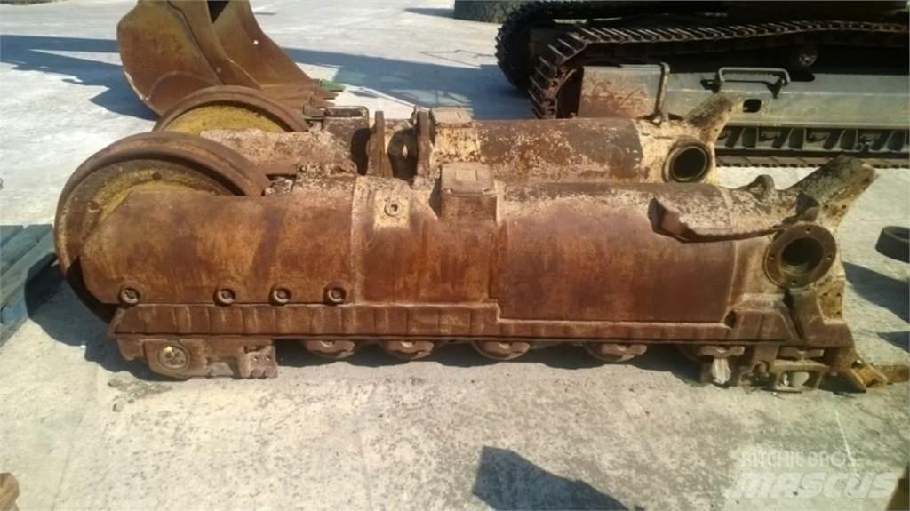 CAT 963C Belter, kjettinger og understell
