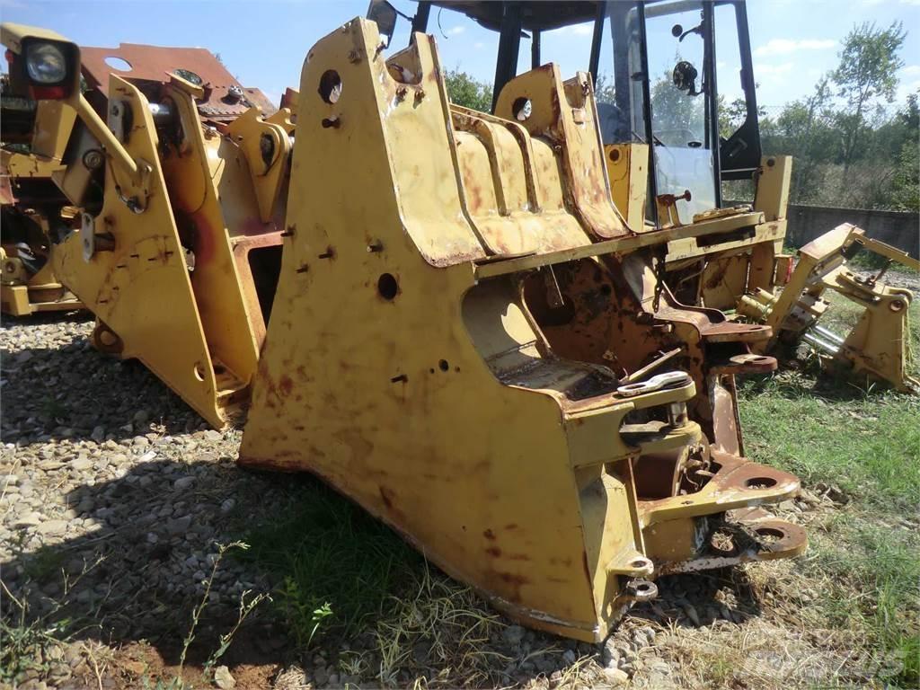 CAT 963D Chassis og understell