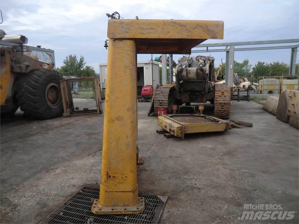 CAT 988B Chassis og understell