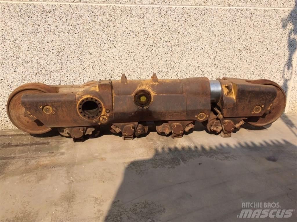 CAT  D8L Belter, kjettinger og understell