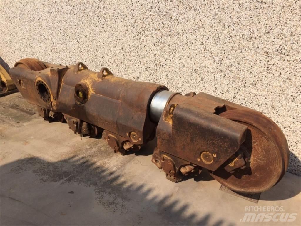 CAT  D8L Belter, kjettinger og understell