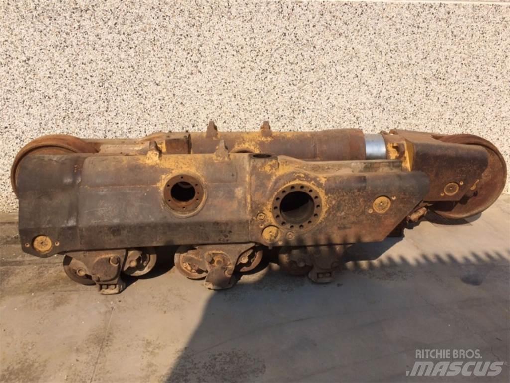 CAT  D8L Belter, kjettinger og understell