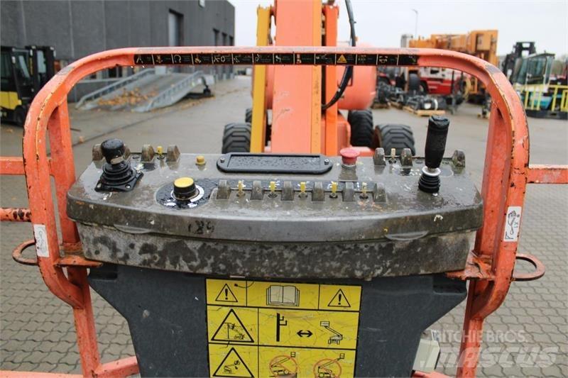 JLG 800AJ Leddede bomlifter