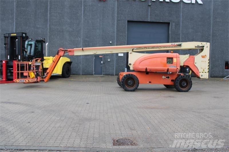 JLG 800AJ Leddede bomlifter