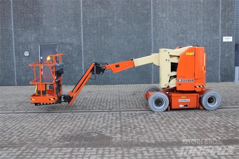 JLG E300AJP Leddede bomlifter