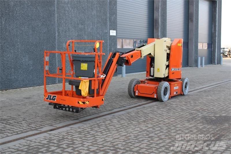 JLG E300AJP Leddede bomlifter
