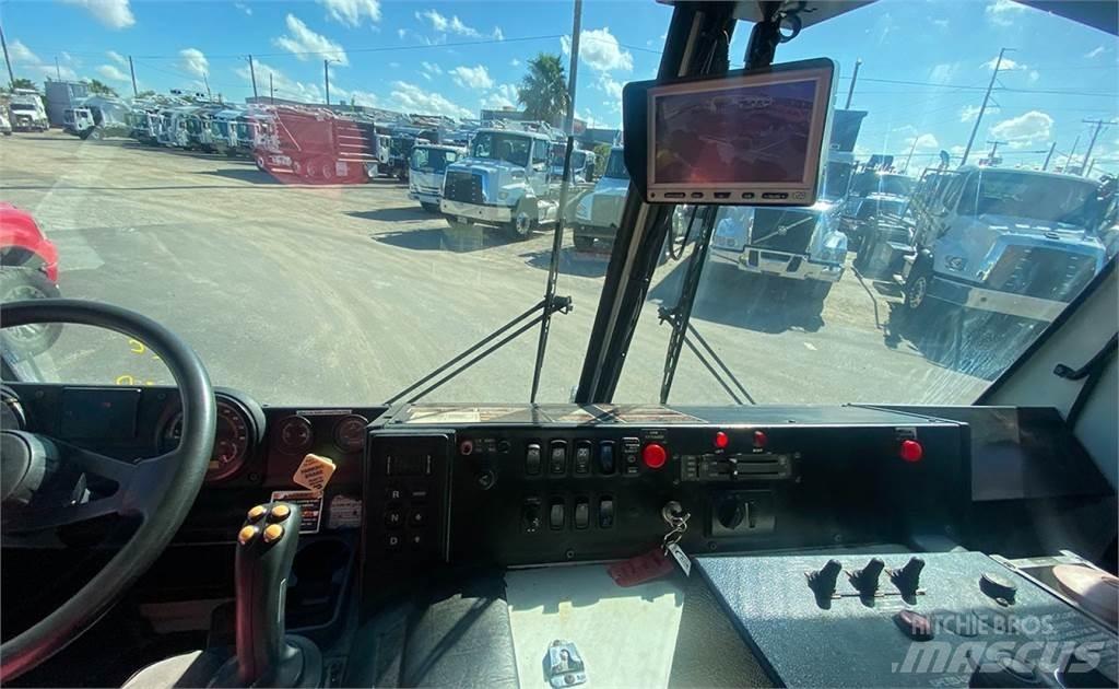Mack LEU600 Renovasjonsbil