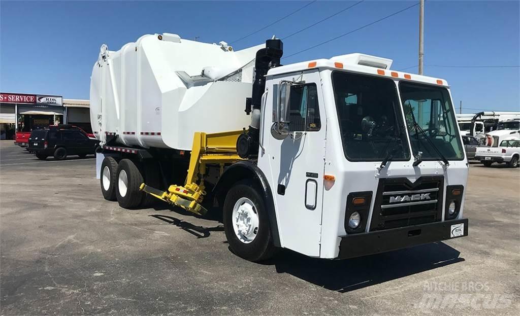 Mack LEU613 Renovasjonsbil