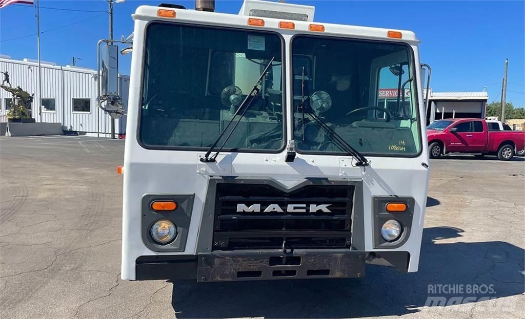 Mack LEU613 Renovasjonsbil