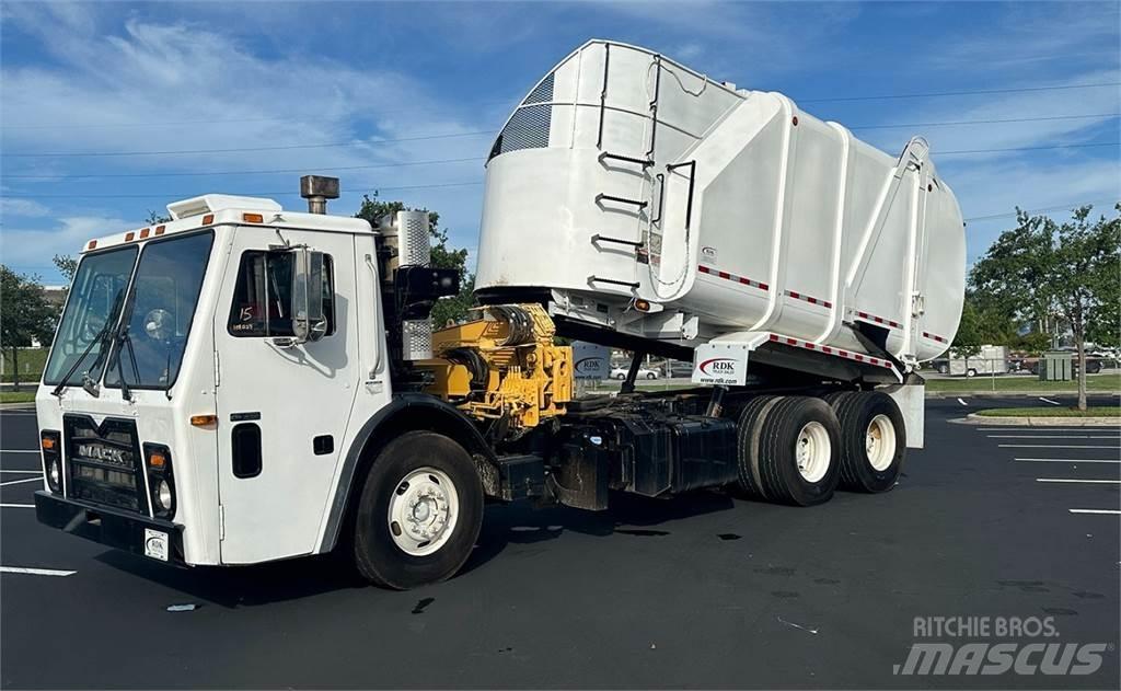 Mack LEU613 Renovasjonsbil