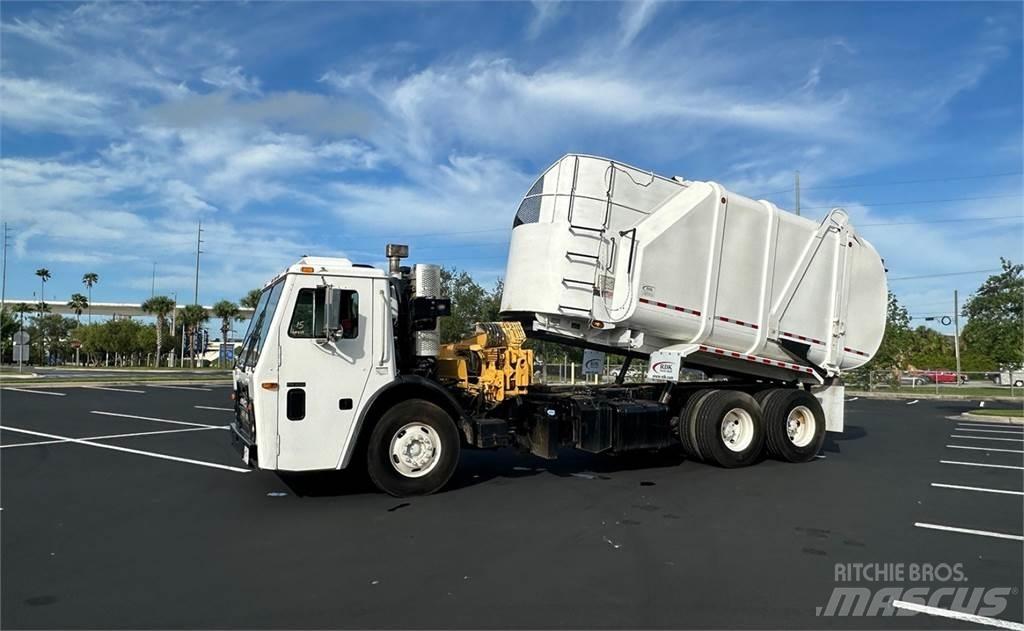 Mack LEU613 Renovasjonsbil