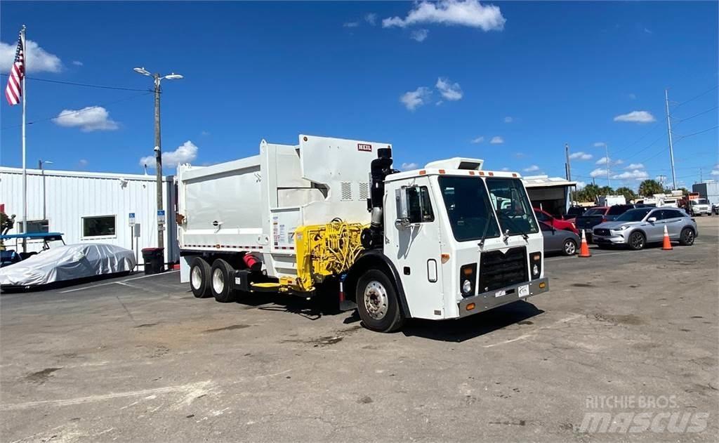 Mack LEU613 Renovasjonsbil