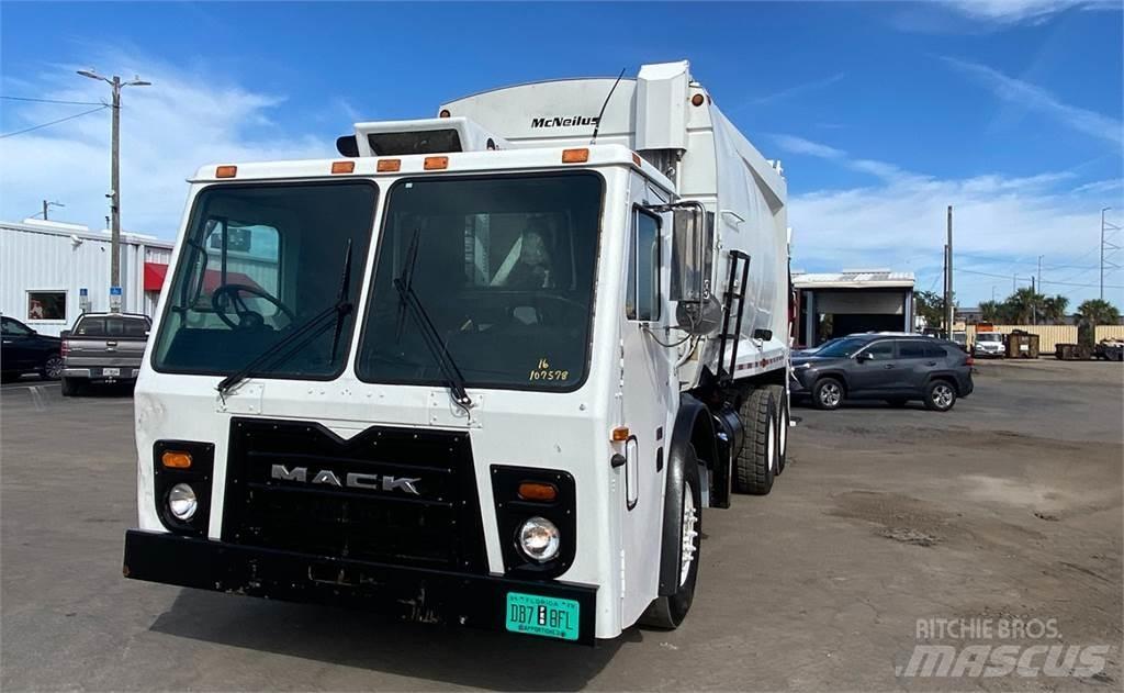 Mack LEU613 Renovasjonsbil