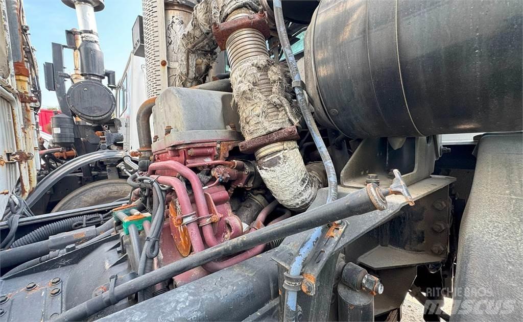 Mack LEU613 Renovasjonsbil