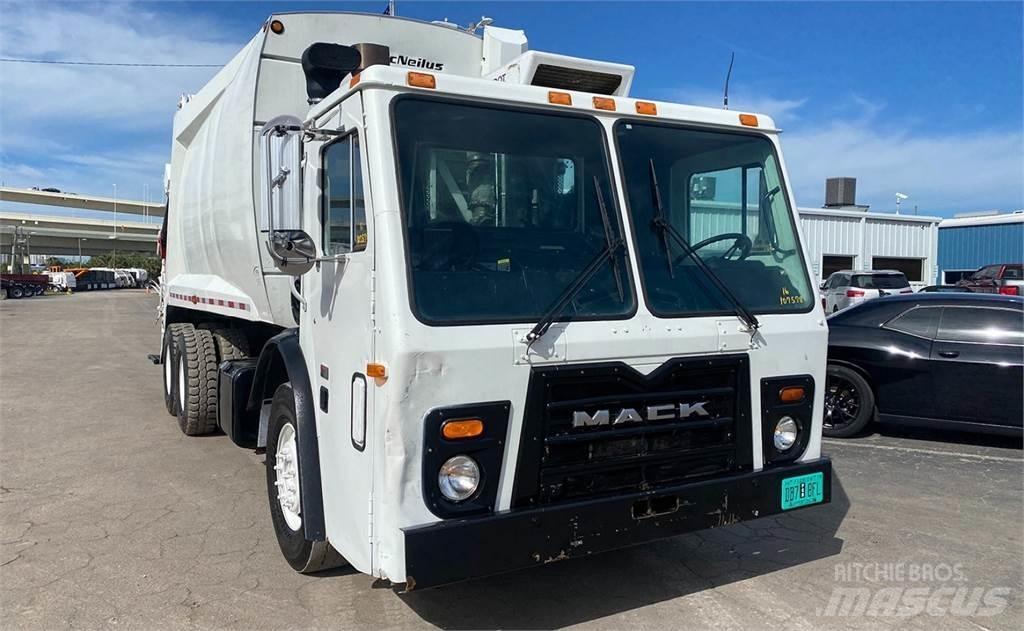 Mack LEU613 Renovasjonsbil
