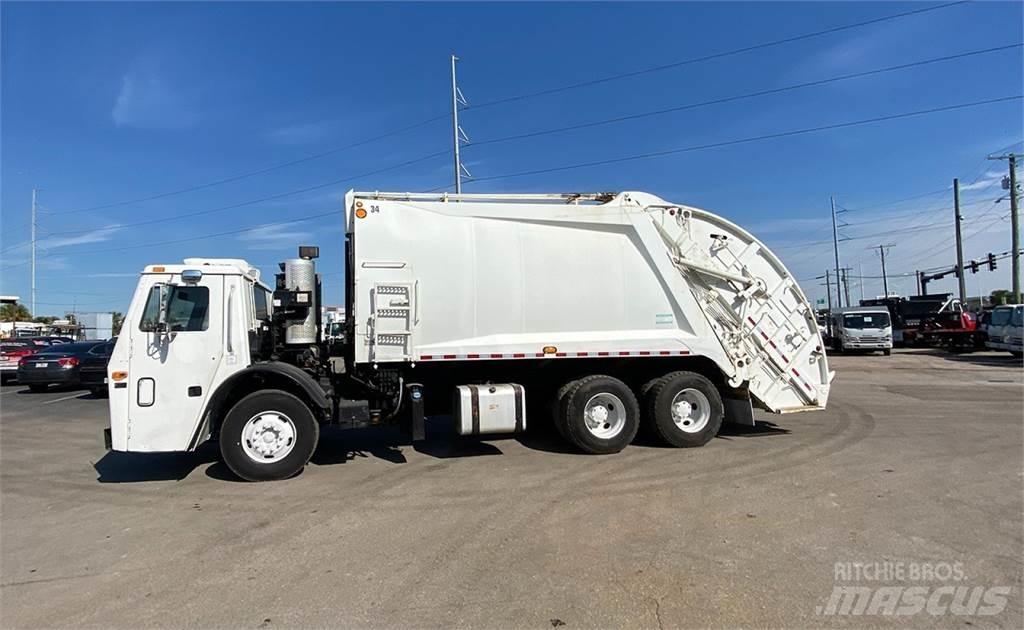 Mack LEU613 Renovasjonsbil