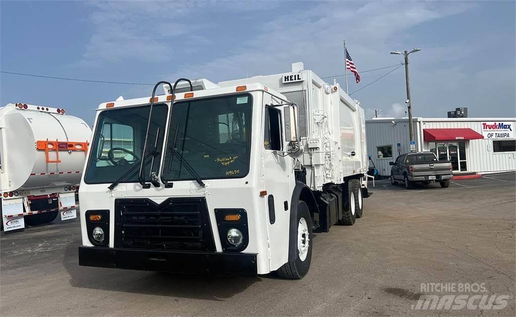 Mack LEU613 Renovasjonsbil