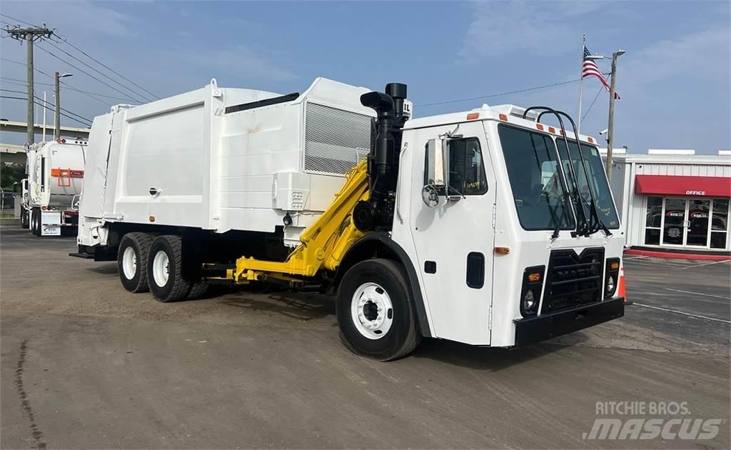 Mack LEU613 Renovasjonsbil