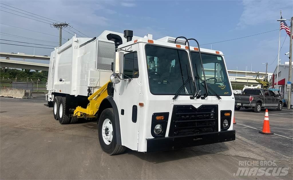 Mack LEU613 Renovasjonsbil