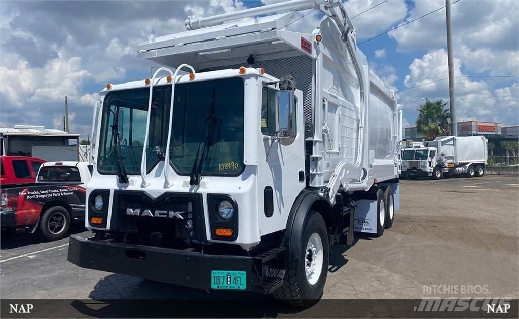 Mack LEU613 Renovasjonsbil