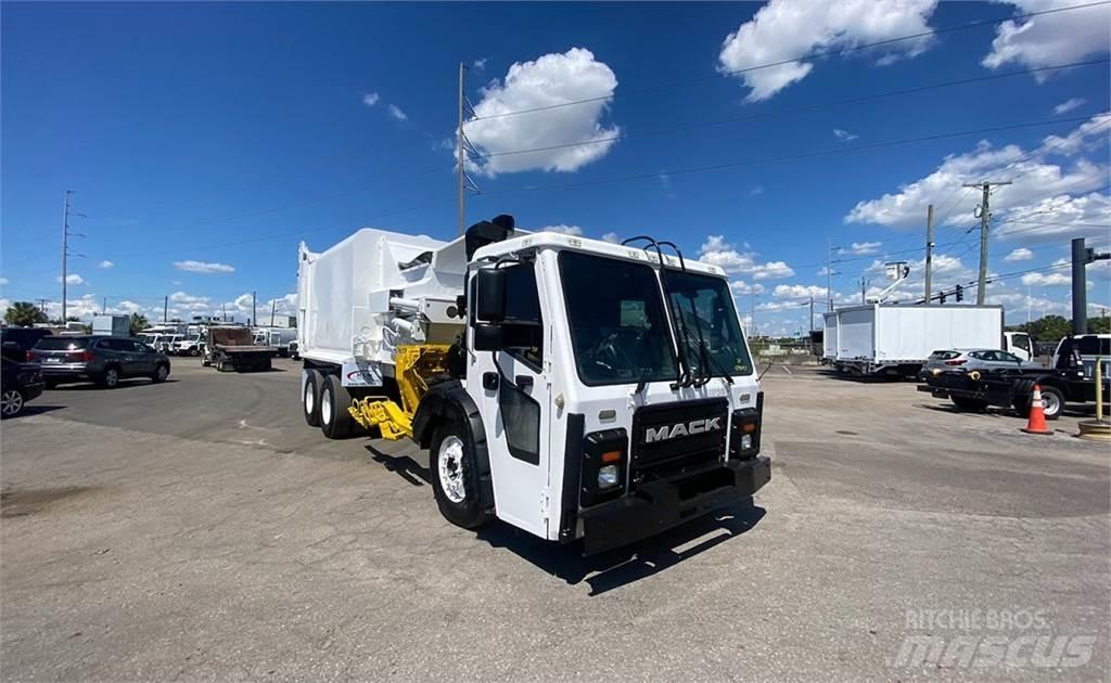 Mack LR613 Renovasjonsbil