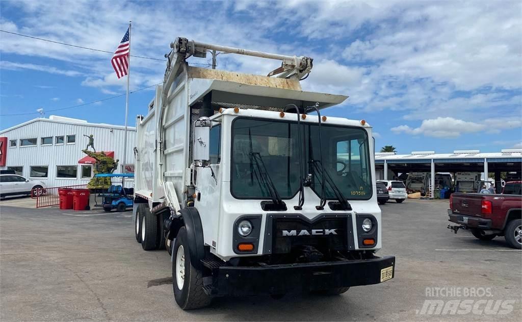 Mack MR688S Renovasjonsbil