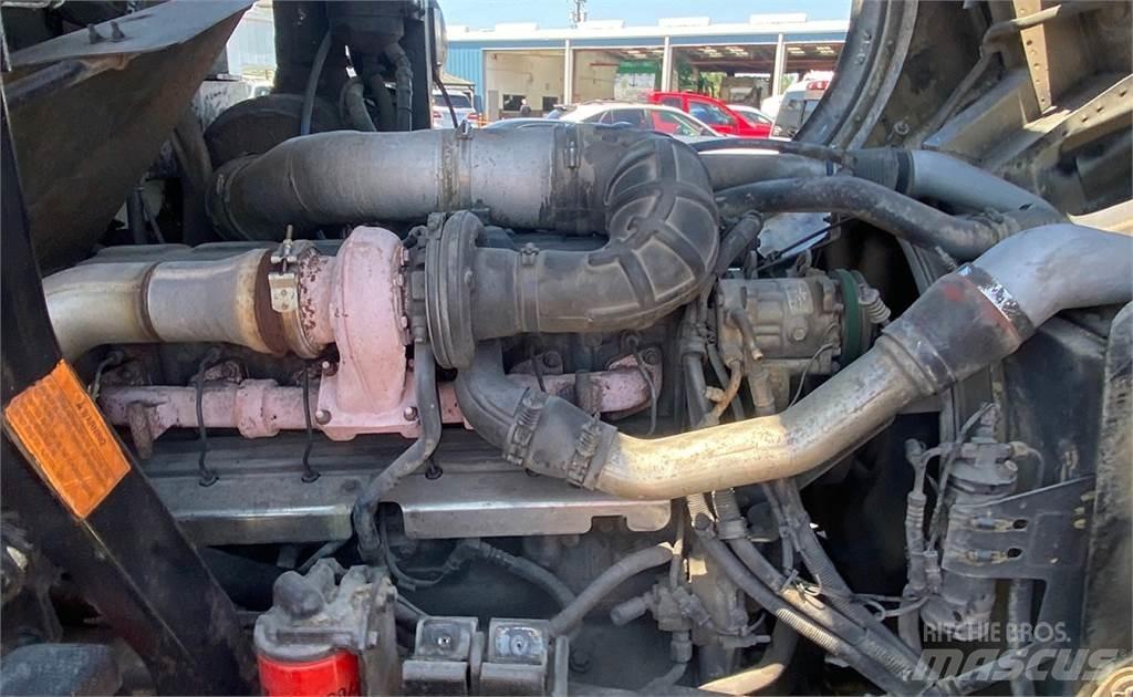 Mack MR688S Renovasjonsbil