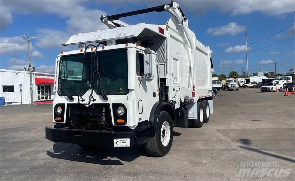 Mack MRU613 Renovasjonsbil