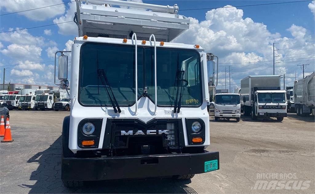 Mack MRU613 Renovasjonsbil